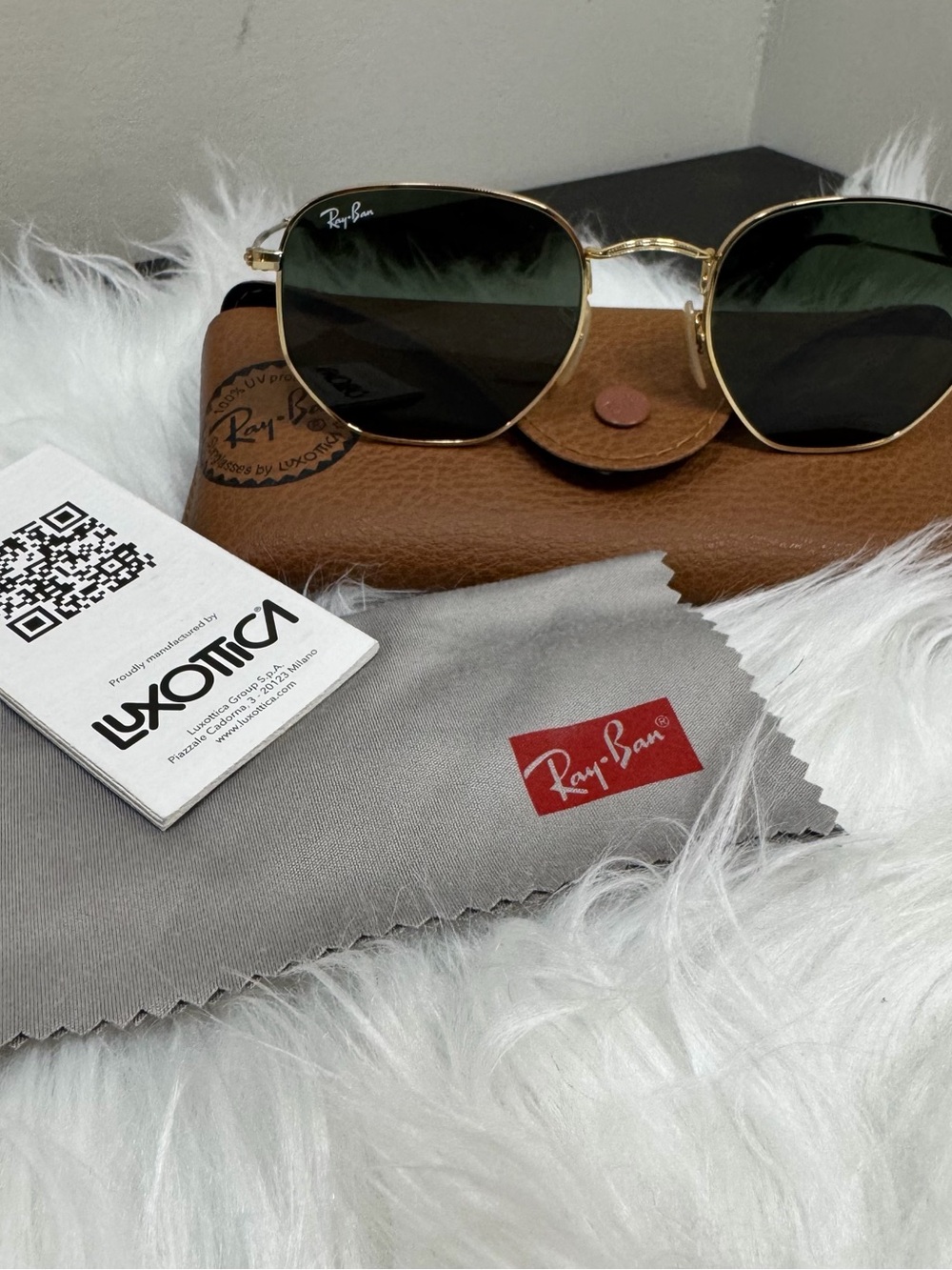 New Ray-Ban Geometric Sunglasses with Case-Gold Frame Green G-15 Lenses Complete